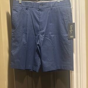 Man’s golf shorts size 34